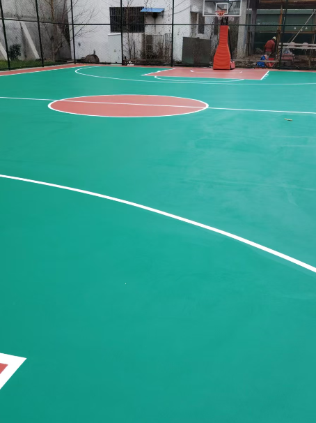 潼南 球场长期使用易出现地面开裂